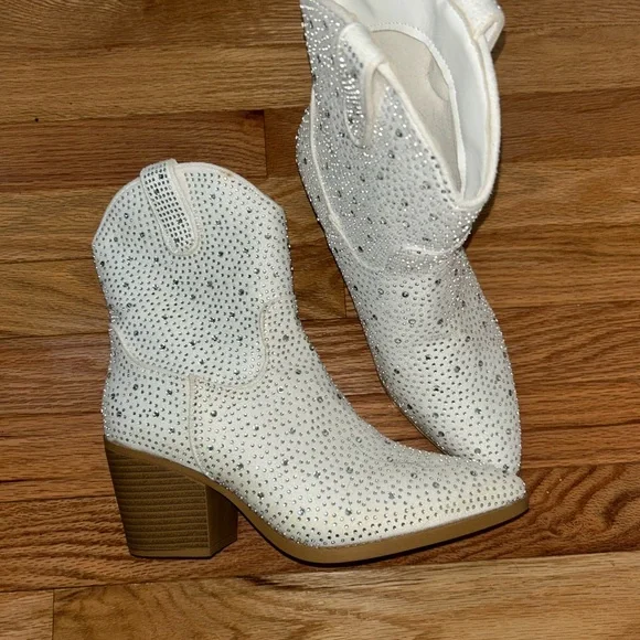 White Rhinestone Cowboy Boots - Picture 1 of 5